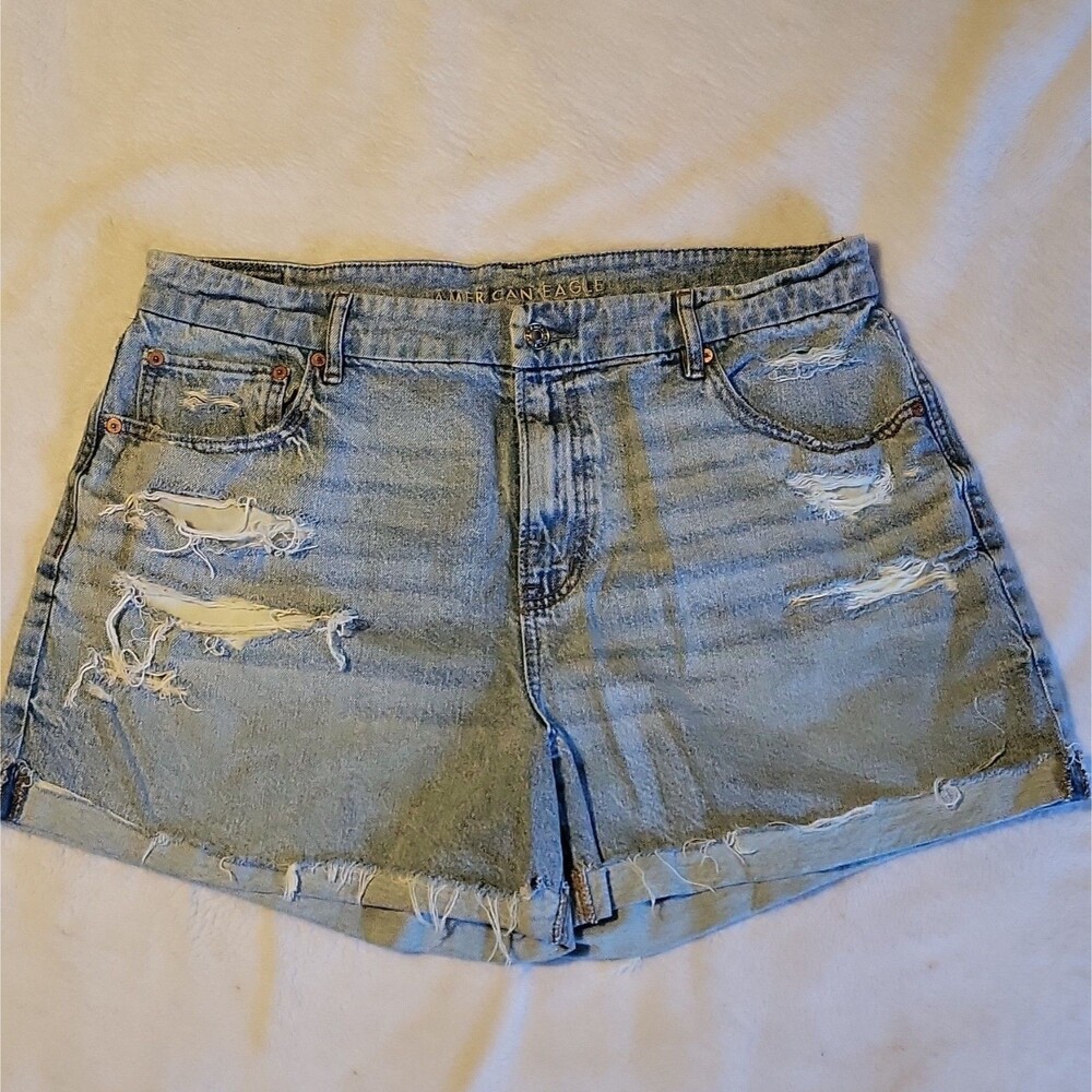 American Eagle Jean Shorts Size 18 Womens Light Wash Distressed